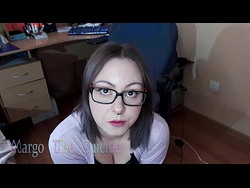 ❤️ Moza sexy con lentes chupa un consolador profundamente ante a cámara ❤️ Vídeo de puta na pornografía gl.stroybassein.ru ❤